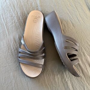 CROCS Rhonda Wedge Brown Sandals. Size 7.